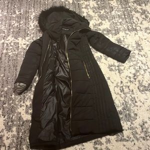 Women’s black puffer